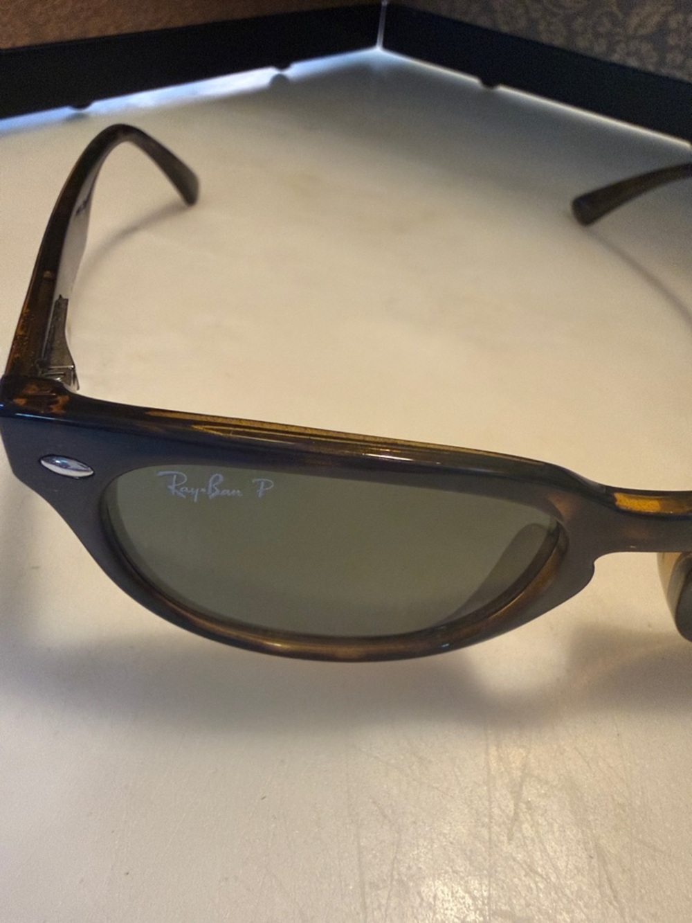 Ray-Ban Black tortoise Frame Sunglasses with Dark Green Lenses. - Picture 3 of 4